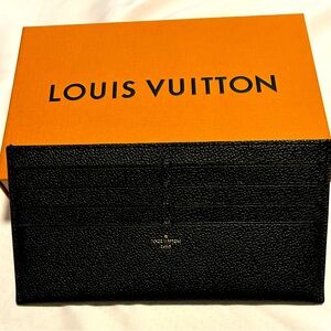 Louis Vuitton Wallet- Excellent condition